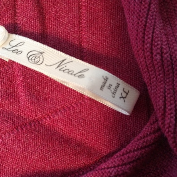 Leo & Nicole Sweater - Picture 3 of 3